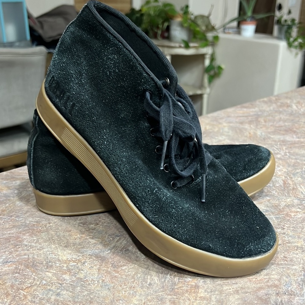 NoBull black dark gum suede mid trainer size 8.5